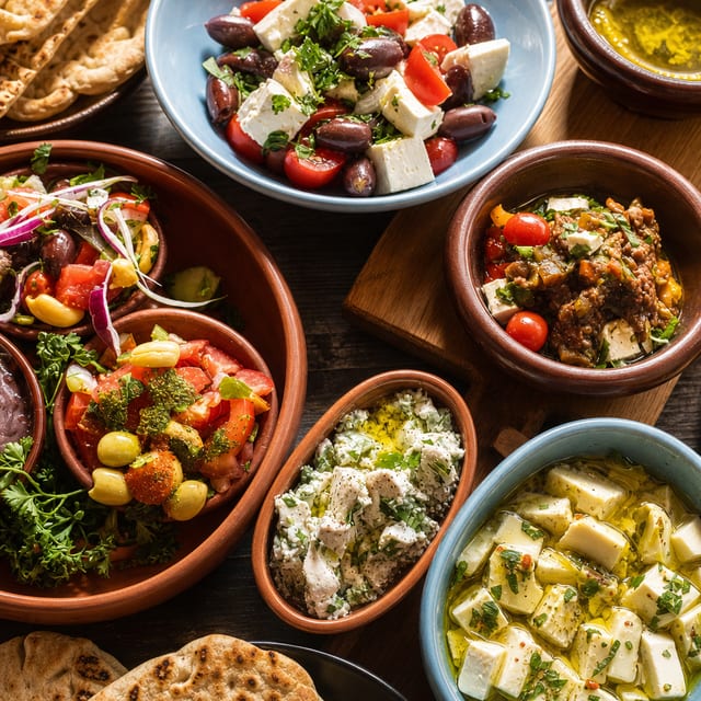 Mediterranean sampler platter (medium).